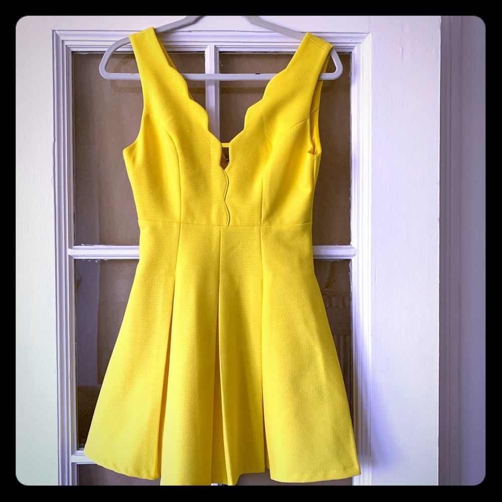2LT ZOE pleated flare dress in yellow